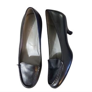 Franco Sarto Black Kitten Heel Pumps Women’s Black Heels Size 7.5